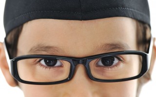 刚戴隐形眼镜怎么取，刚戴隐形眼镜怎么取下来